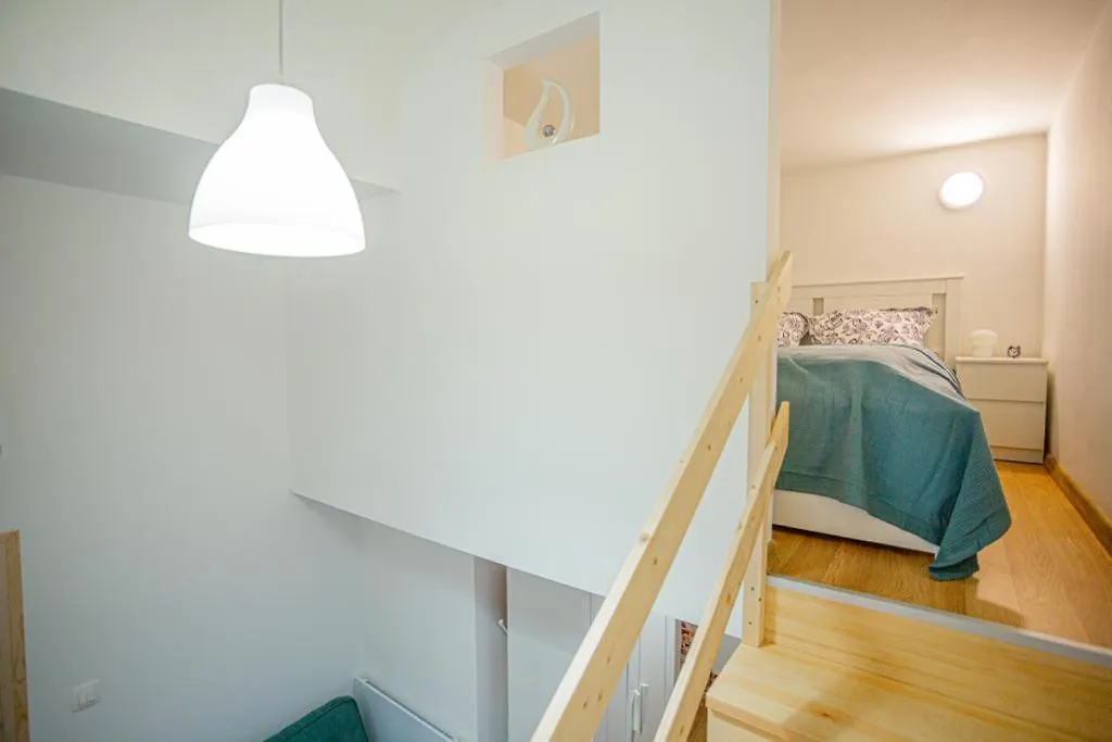Cosy Gallery Flat In Akacfa St. Budapeşte