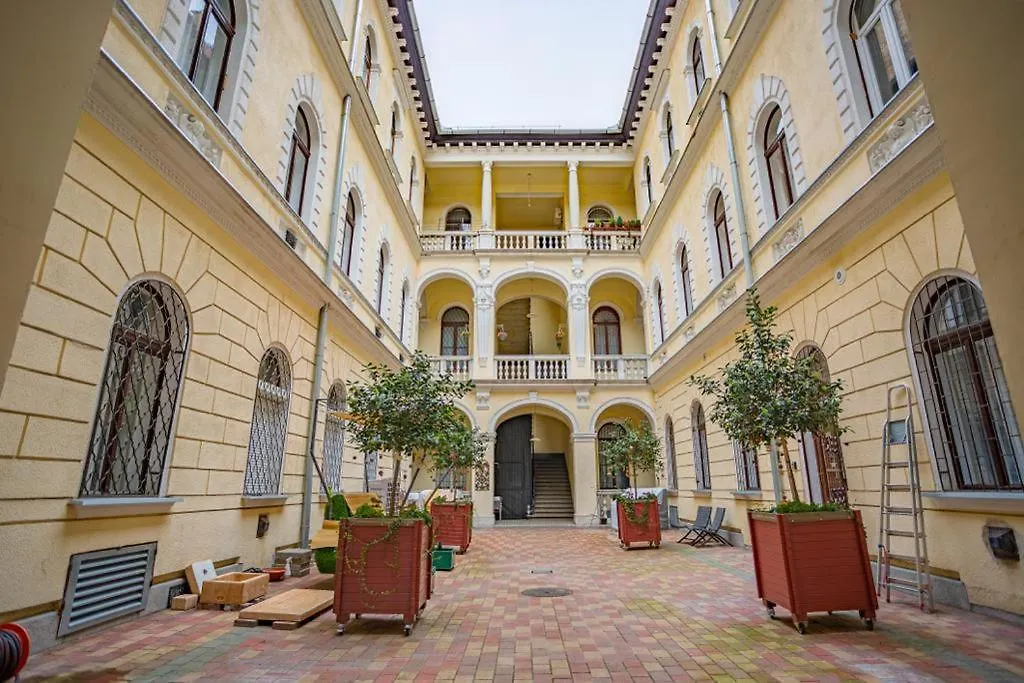 Daire Cosy Gallery Flat In Akacfa St. Budapeşte